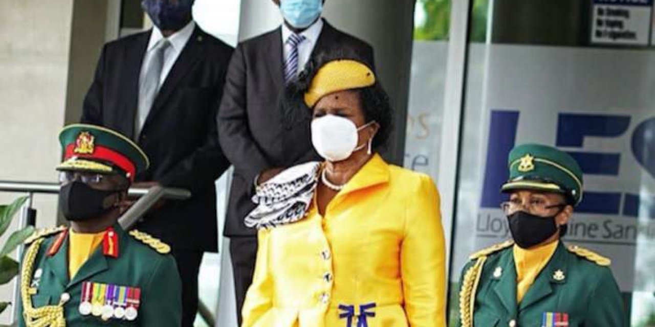 Karayipler'de yer alan Barbados artık bağımsız!