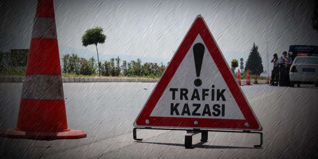 Aksaray'da öğrenci servisiyle otomobil çarpıştı: 10 yaralı