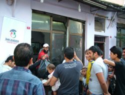 İMKANDER Suriyelilere gıda yardımı yaptı