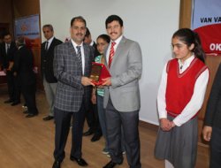 Kitap okudular ödüllerini aldılar