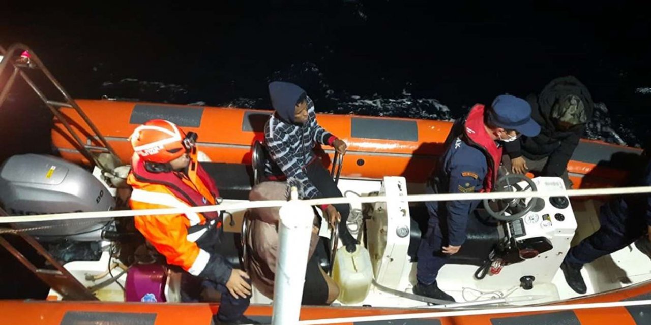 Muğla ve Aydın açıklarında 43 düzensiz göçmen kurtarıldı