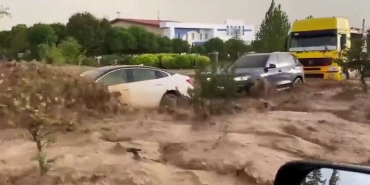 Erbil'de sel: Ev ve araçlar hasar gördü