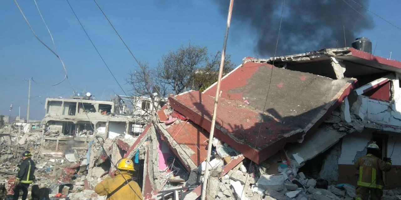 Meksika'da kaçak doğalgaz boru hattı patladı bölge savaş alanına döndü