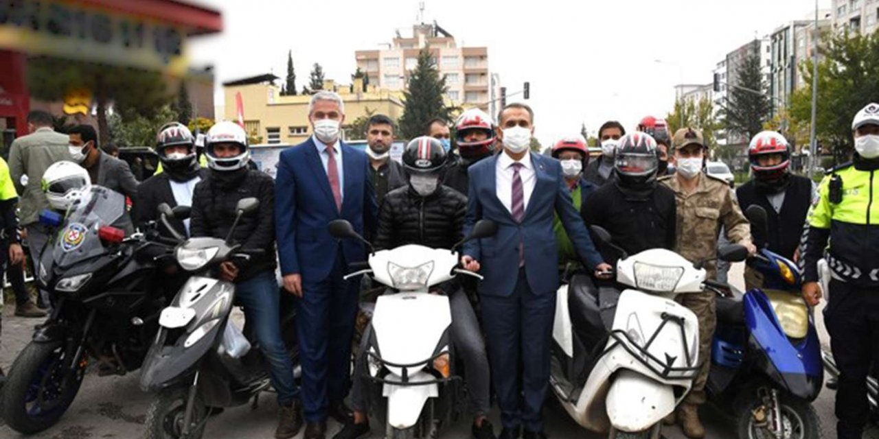 Motosiklet sürücülerine kask dağıtıldı