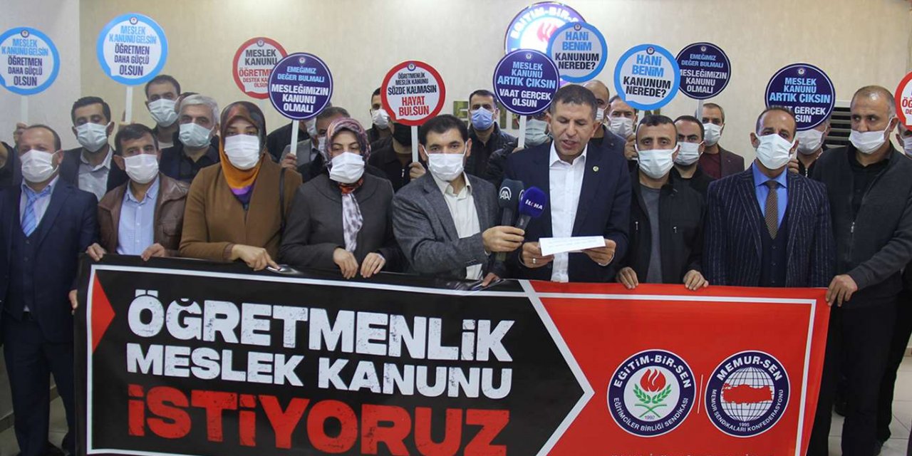 Eğitim Bir-Sen: "Öğretmenlik Meslek Kanunu" yürürlüğe konulmalı