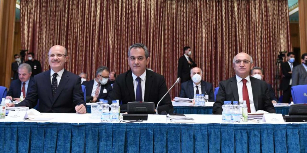 Bakan Özer: Ayrılan bütçe ile eğitimde fırsat eşitliğinin güçlendirilmesi ana odağımız