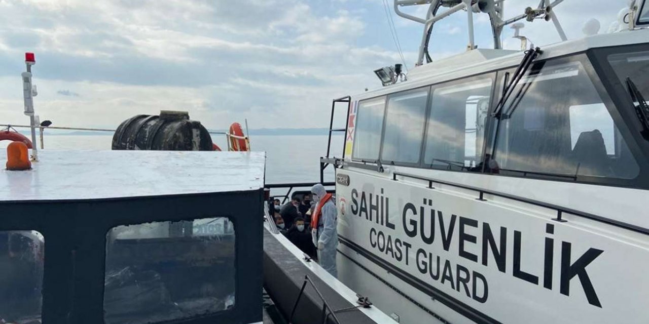 İstanbul'da 40 düzensiz göçmen ve 3 göçmen kaçakçısı yakalandı