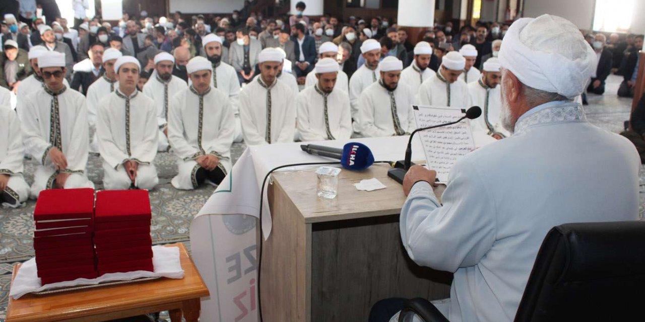 Bingöl’de İTTİHADUL ULEMA'nın yetiştirdiği talebeler icazetlerini aldı
