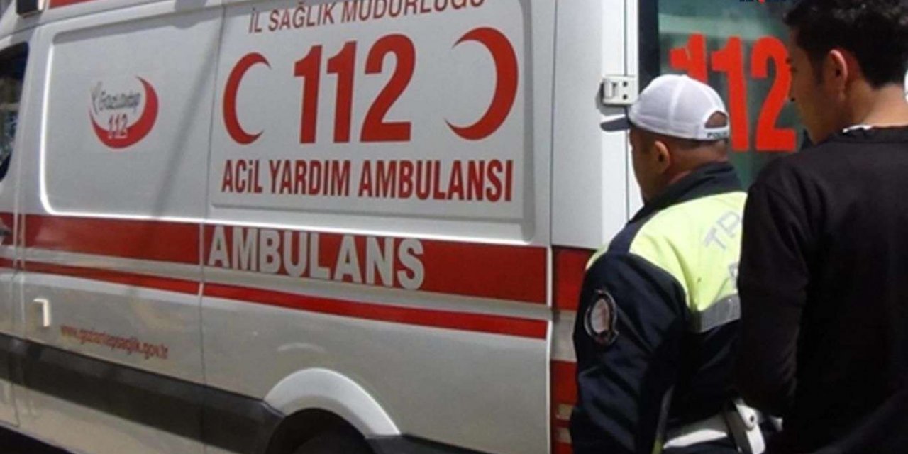 Yolcu otobüsü ile kamyonet çarpıştı: Bir ölü 10 yaralı
