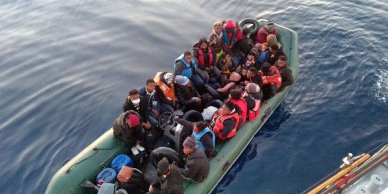 Çanakkale ve Muğla'da 47 düzensiz göçmen kurtarıldı