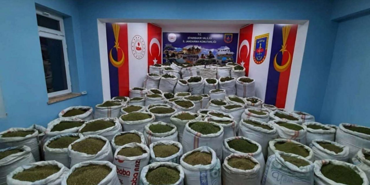 Diyarbakır Lice'de 2 tonu aşkın esrar ele geçirildi
