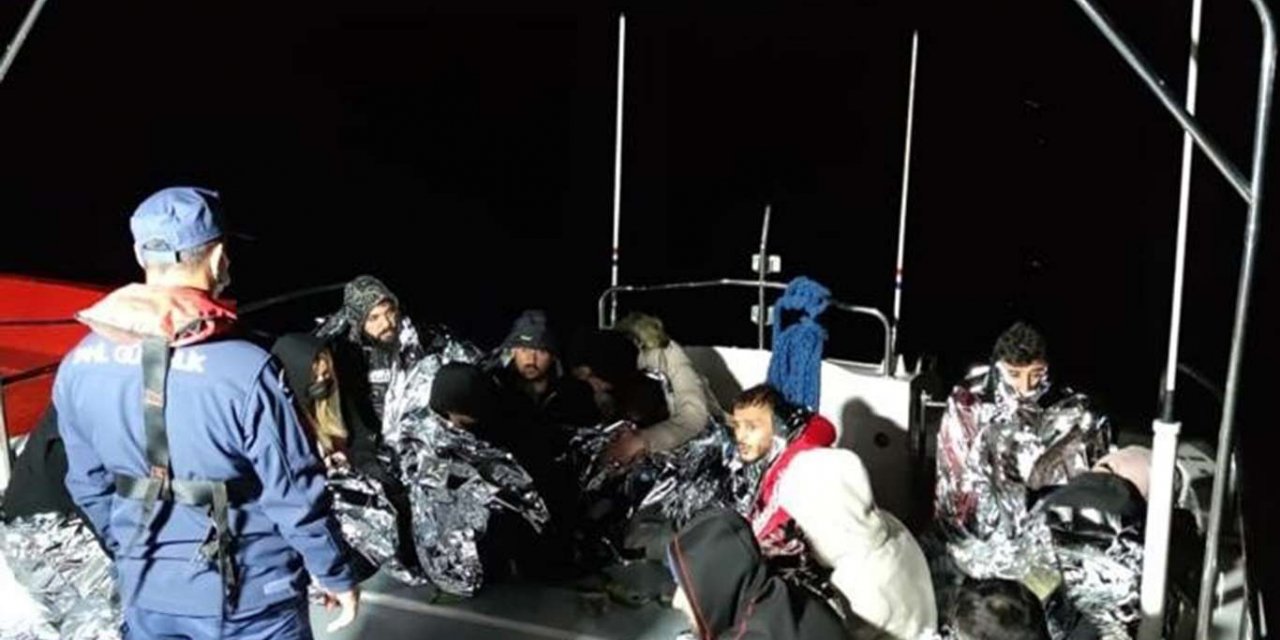 Aydın açıklarında 16 düzensiz göçmen ve 1 göçmen kaçakçısı yakalandı