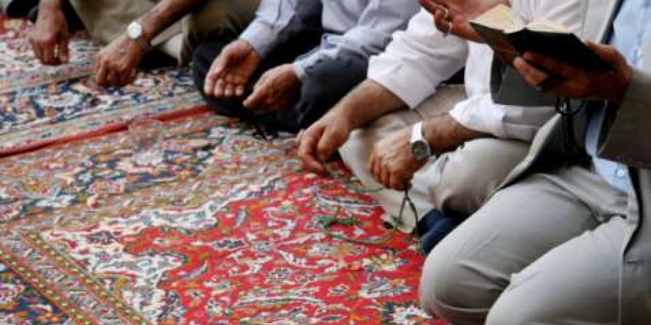 Normal saf düzeninde namaz kılınmaya başlandı