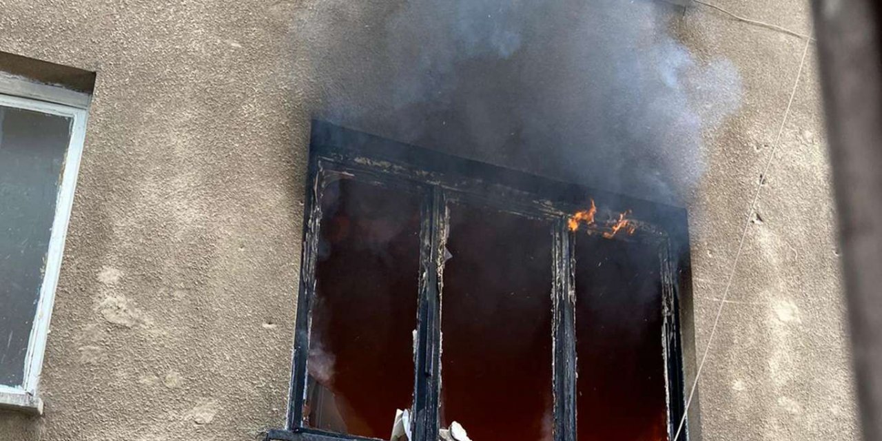 ​Diyarbakır Akkoyunlu Caddesinde çıkan yangında maddi hasar oluştu