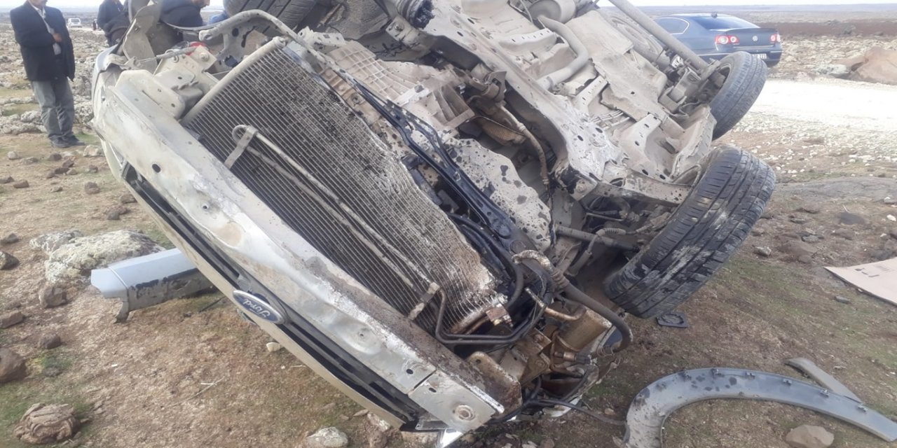 Çınar'da hafif ticari araç takla attı, bir yaralı