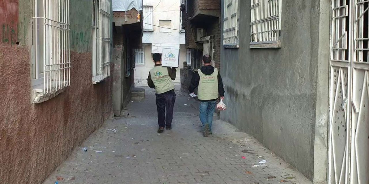 ​IHO EBRAR'dan Diyarbakır'da ihtiyaç sahibi yetim ailelere yardım