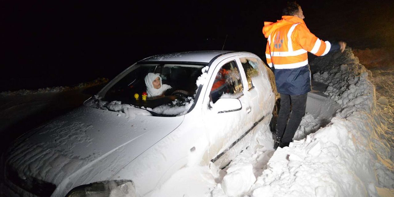 Diyarbakır Siverek yolunda mahsur kalanlar tahliye edildi