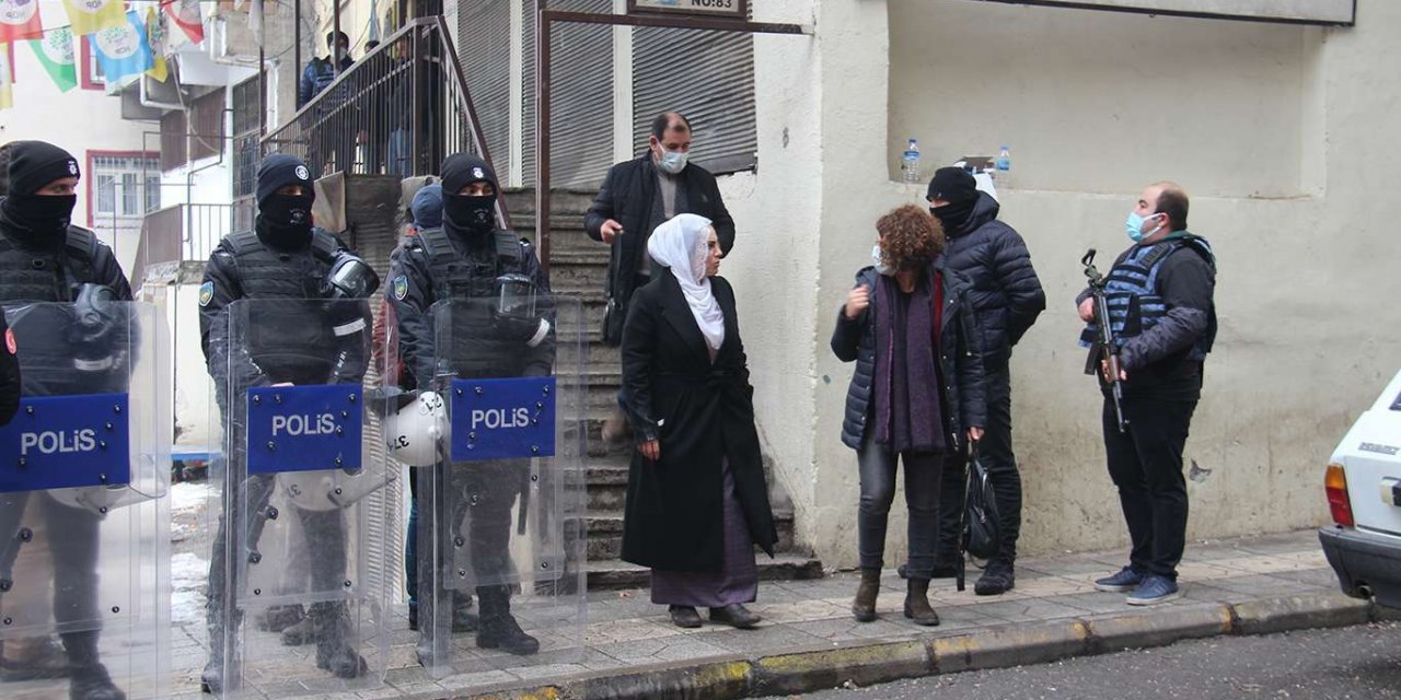 DBP Diyarbakır İl Başkanı Seval Gülmez tutuklandı