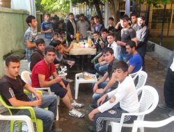 Turnuva birincisi kupasını aldı