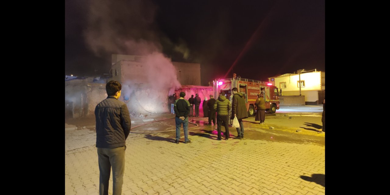 Çınar'da boş evde yangın