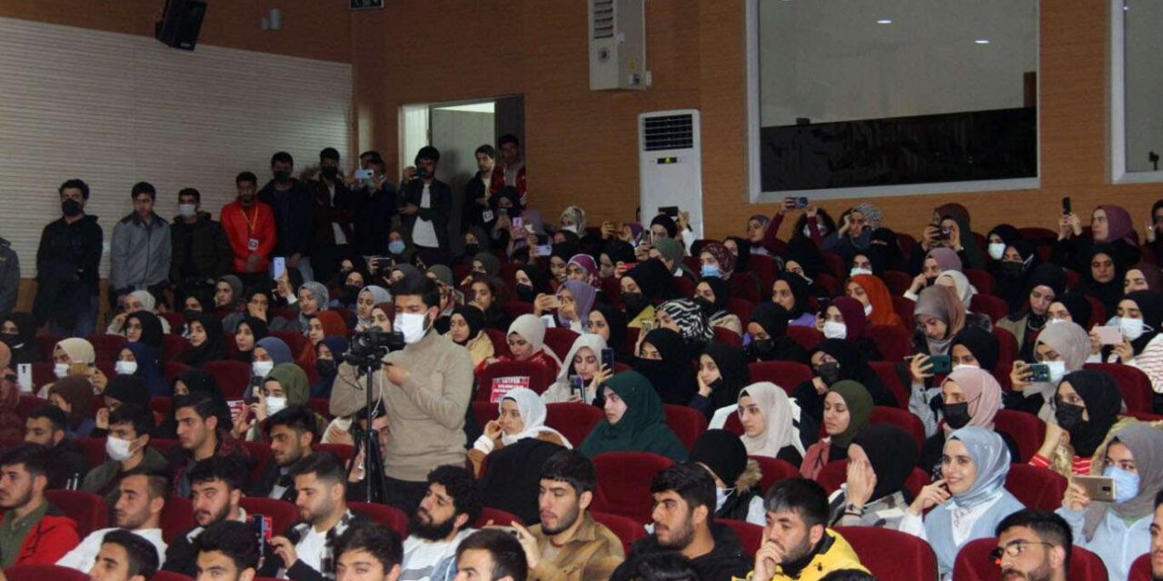 Bilge Gençlik Kulübü Dicle Üniversitesinde şehadet programı düzenlendi