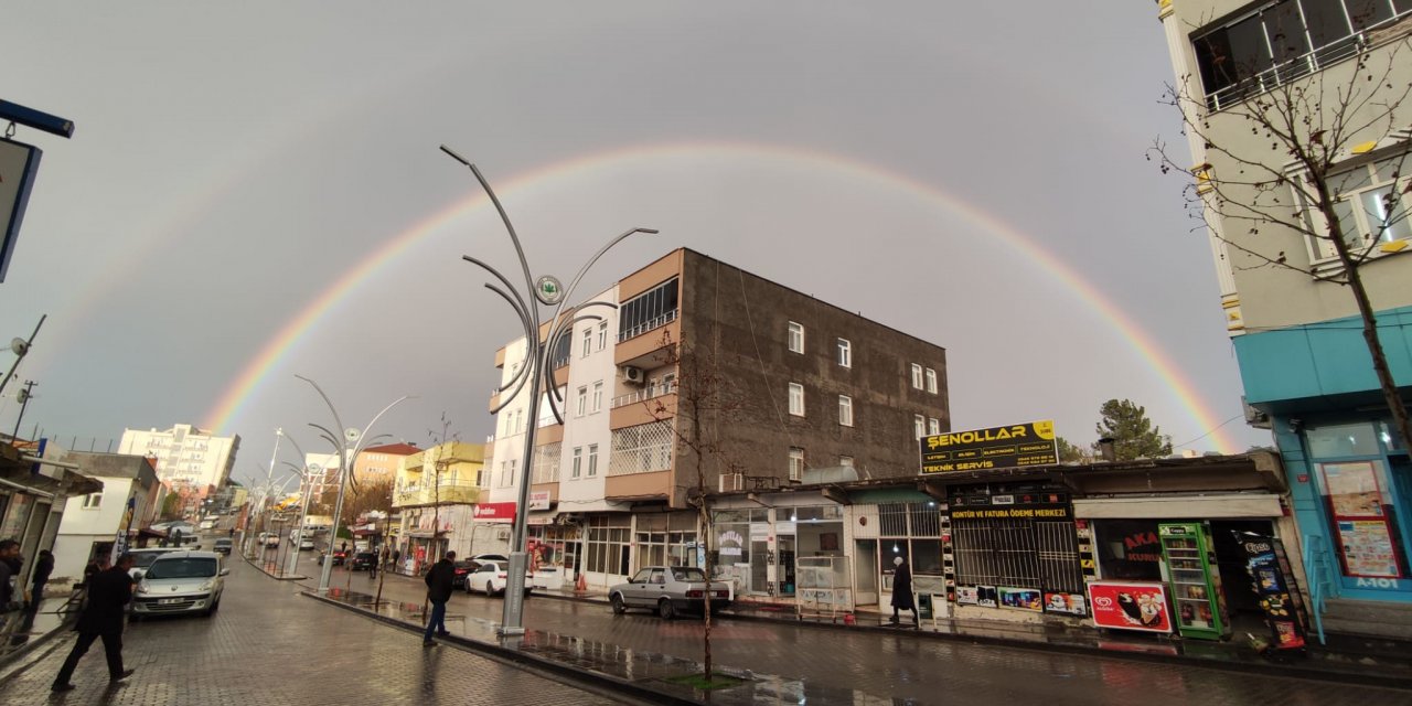 Çınar ilçemizde yağmur ile seyirlik gökkuşağı