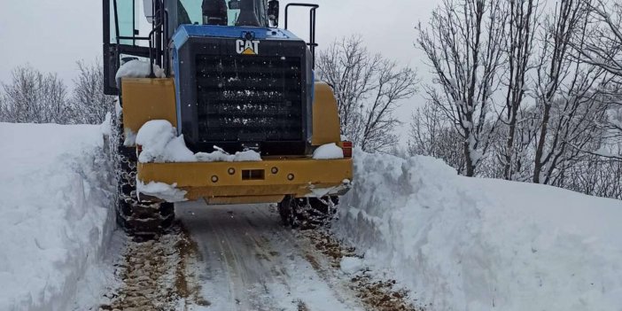Diyarbakır kırsalında kar kalınlığı yarım metreyi geçti