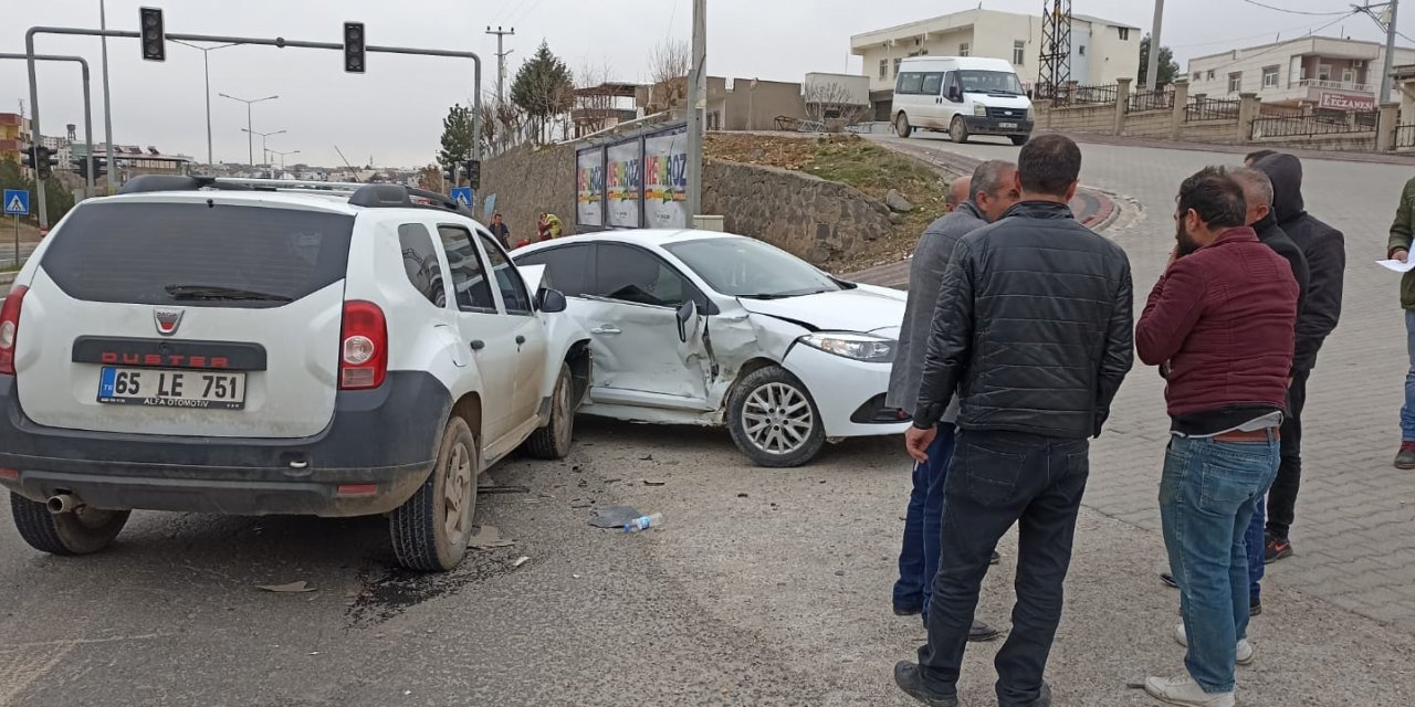 Çınar ilçemizde maddi hasarlı trafik kazası