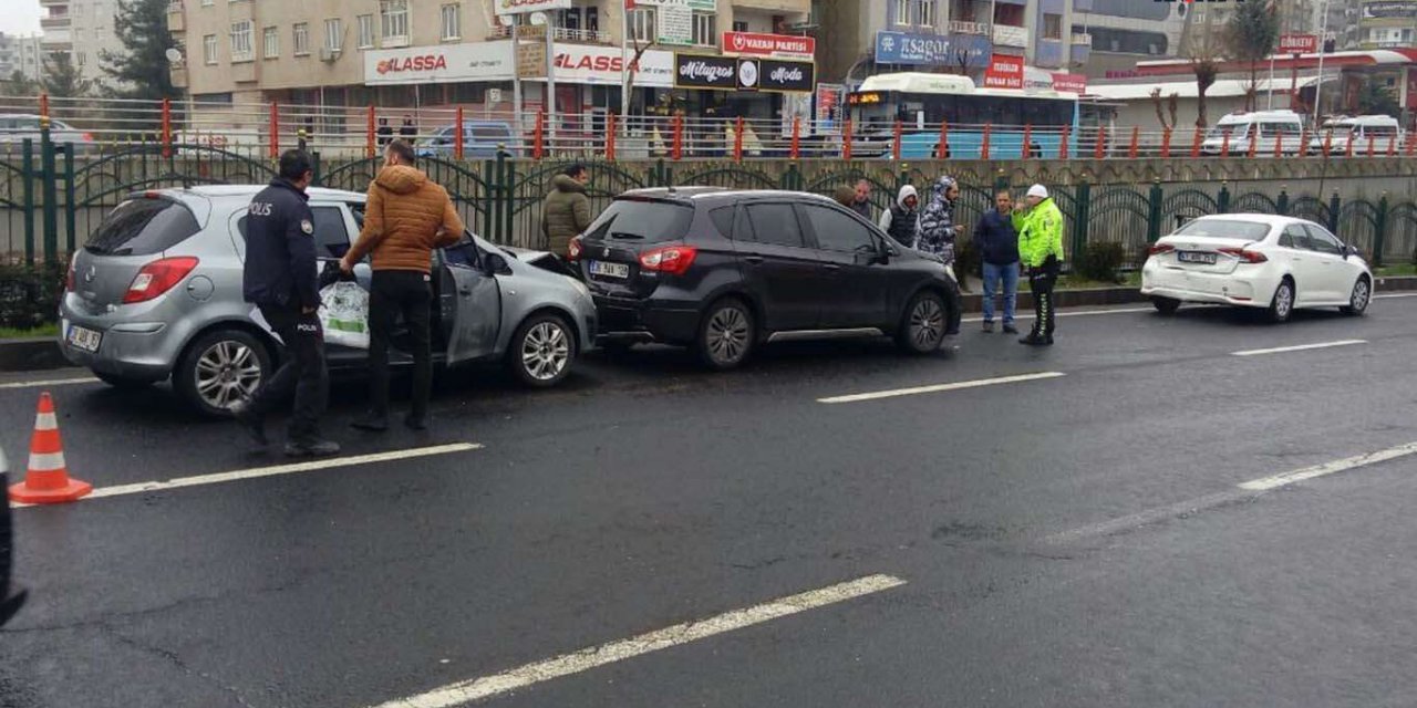 Diyarbakır'da zincirleme trafik kazası