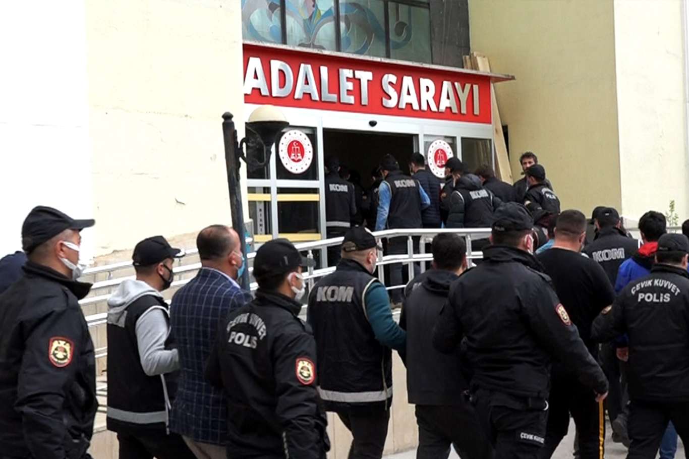 Diyarbakır Bismil'deki tefecilik operasyonunda 7 kişi tutuklandı