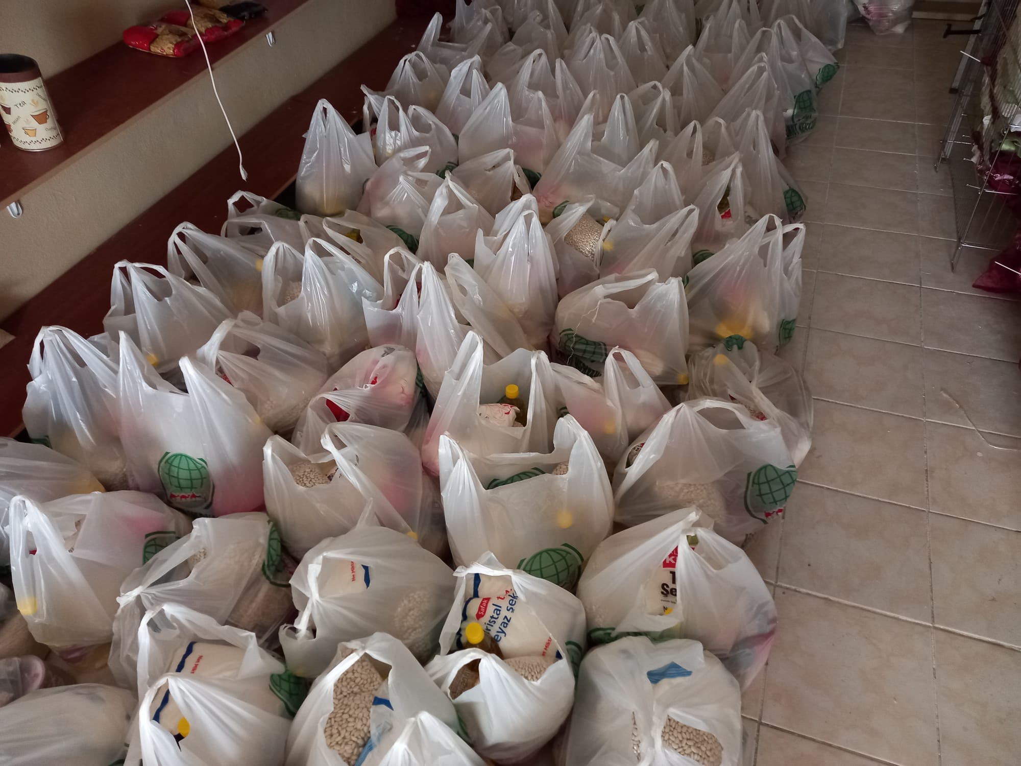 Umut Kervanı Çınar'daki yardımlarına aralıksız devam ediyor