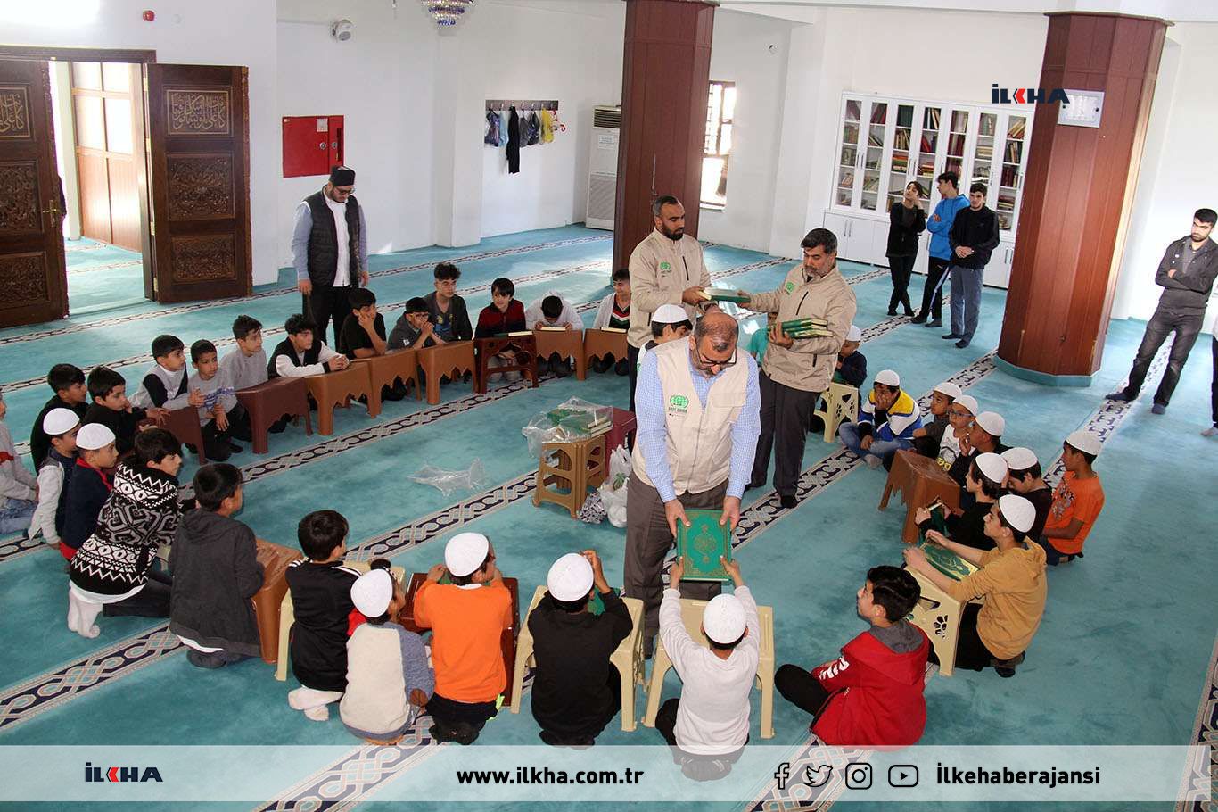Diyarbakır Umut Kervan'ından cami bülbüllerine Kur'an-ı Kerim hediyesi