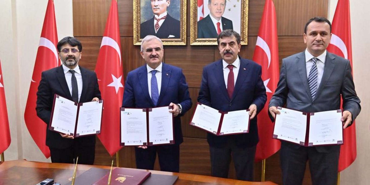 “Uluslararası Sezai Karakoç Sempozyumu” protokolü imzalandı