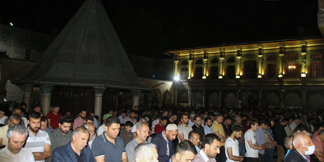 Kadir Gecesinde 5'inci Harem-i Şerif doldu taştı