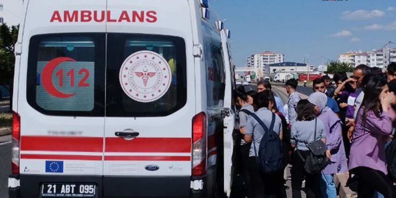 Diyarbakır'da yolun karşısına geçmek isteyen genç kıza otomobil çarptı