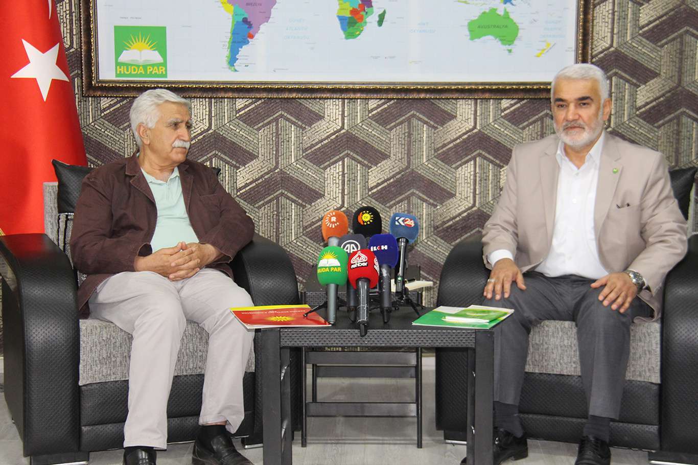 Serokê Giştî yê HUDA PARê Yapicioglu: Gerek di siyasetê de deriyên diyalogê her tim vekirî bin