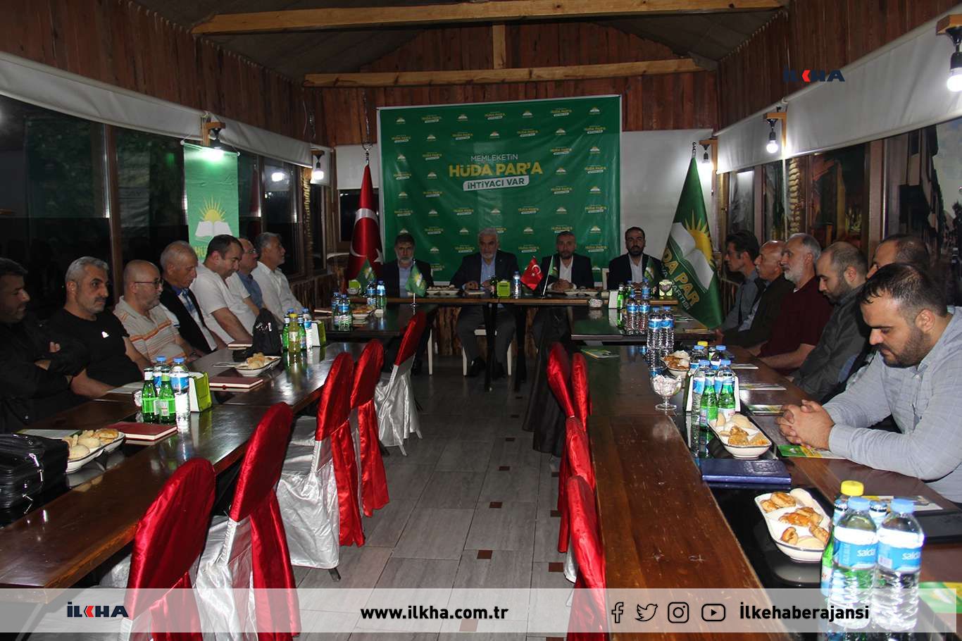 HÜDA PAR Genel Başkanı Zekeriya Yapıcıoğlu Tokat’ta esnaf ve kanaat önderleriyle bir araya geldi