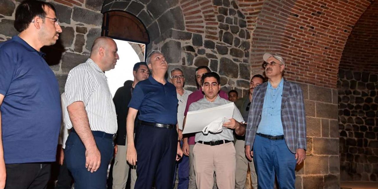 Vali Su, restorasyon çalışmalarını inceledi