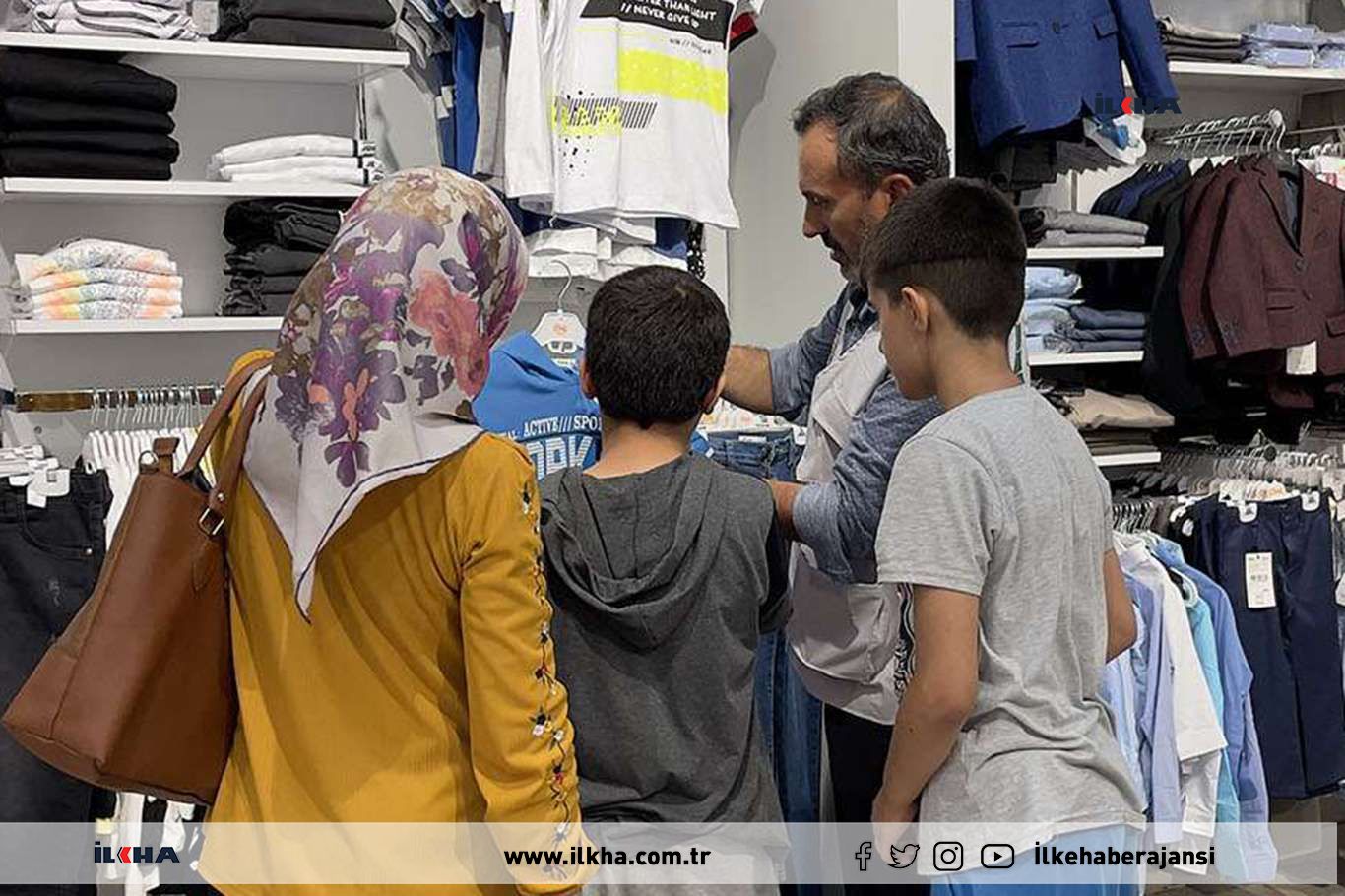 Avrupa Yetim Eli'nden Diyarbakır'daki yetimlere bayramlık