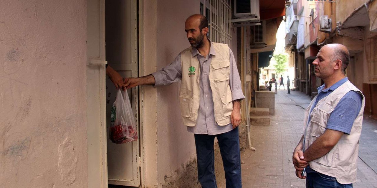 Umut Kervanı Diyarbakır'da kurban eti dağıtım çalışmalarına başladı