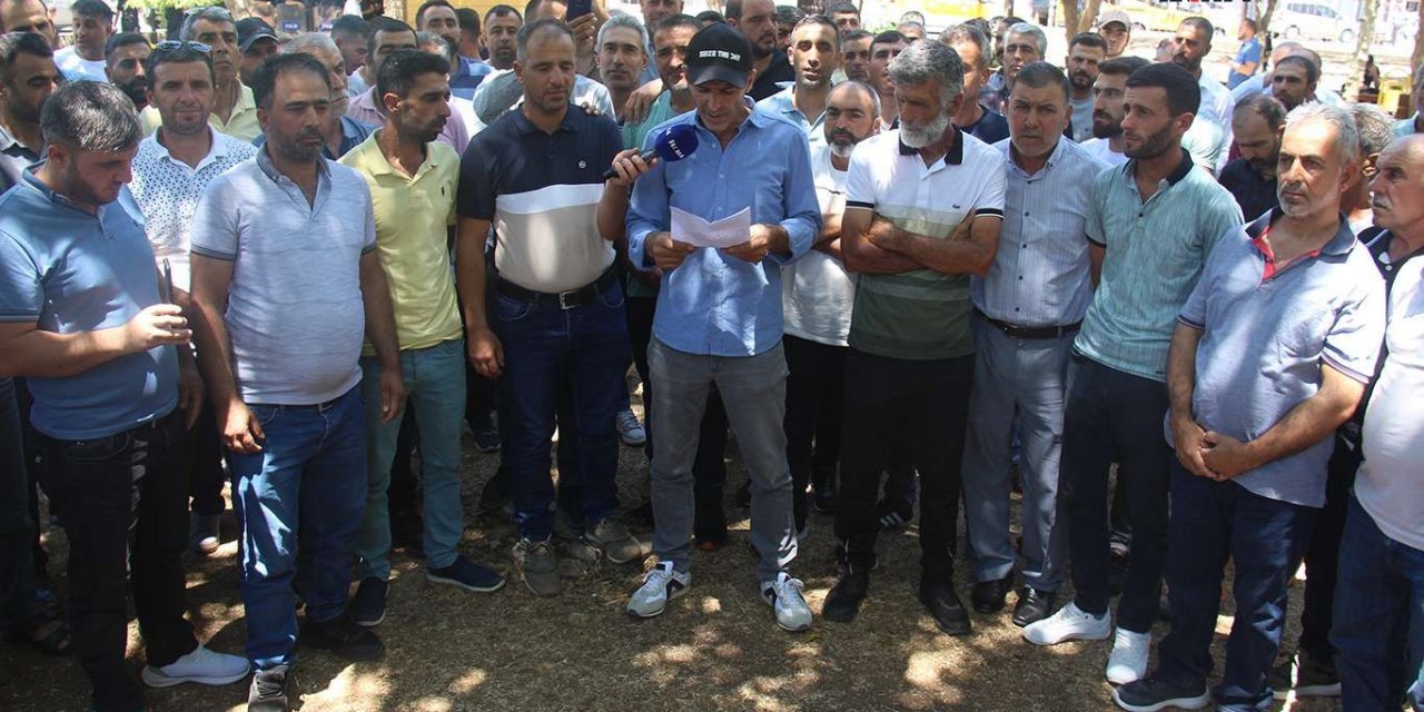 Diyarbakır'da yevmiyelerinin artırılmasını isteyen inşaat işçilerinden basın açıklaması