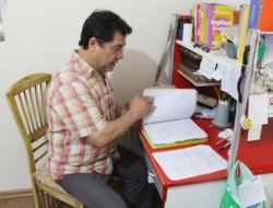 Emekli olduktan sonra üniversiteye başladı