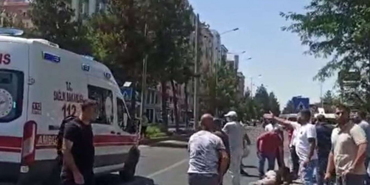 Diyarbakır Yenişehir Elazığ Caddesinde sürücüye yoldan geçen ambulansın müdahale etmemesi tepkilere yol açtı