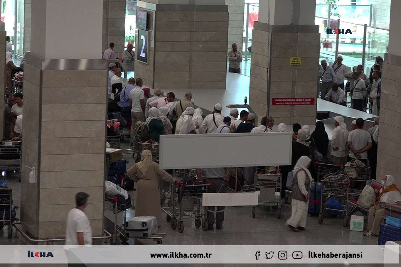 Diyarbakır'dan giden ilk hac kafilesi Türkiye'ye döndü