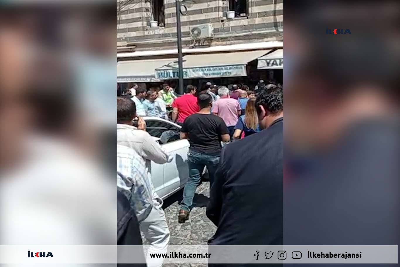 Diyarbakır'da esnaf ve vatandaşlar arasında kavga: 2 yaralı