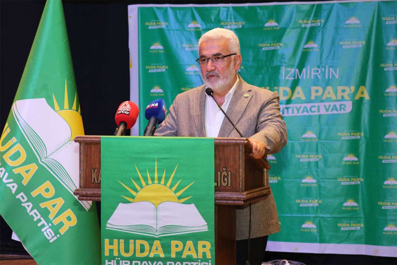 Zekerîya Yapicioglu li Îzmîrê bangê xelqê kir