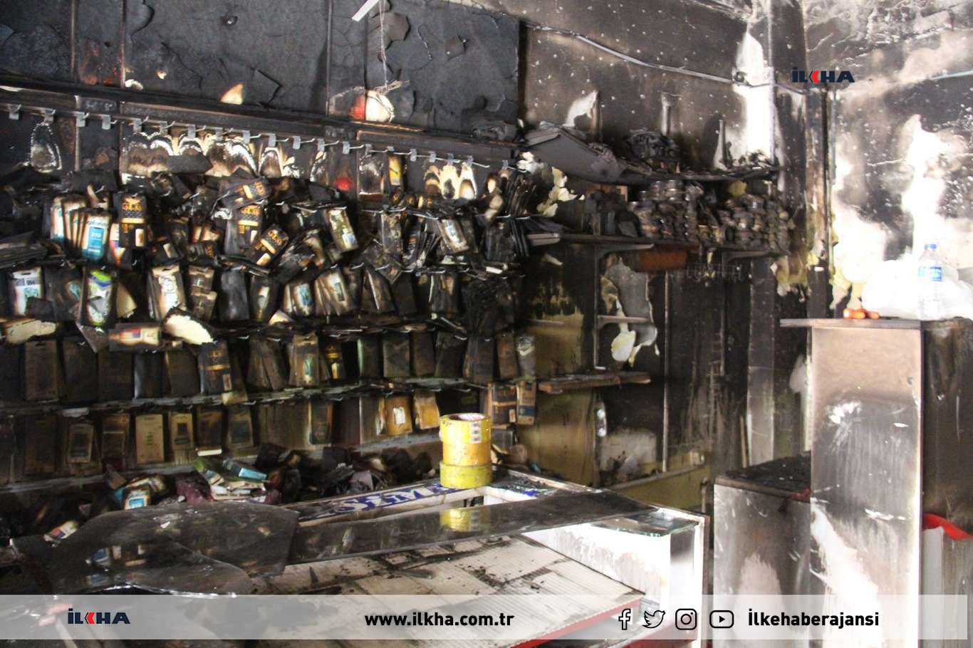Hırsızların çaldığı kablo nedeniyle cep telefonu dükkanı küle döndü