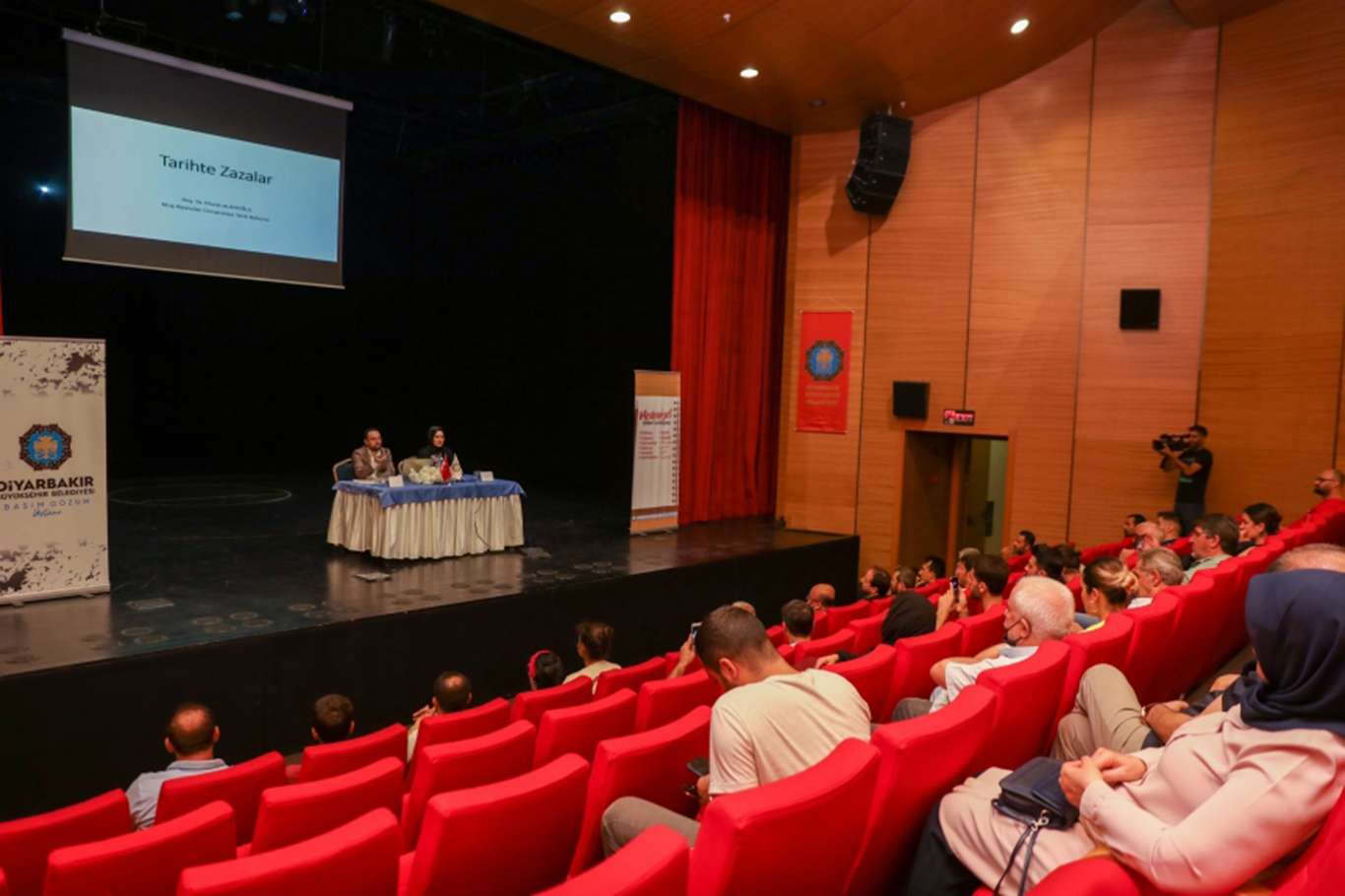 ​Diyarbakır'da "Tarihte Zazalar" söyleşisi yapıldı