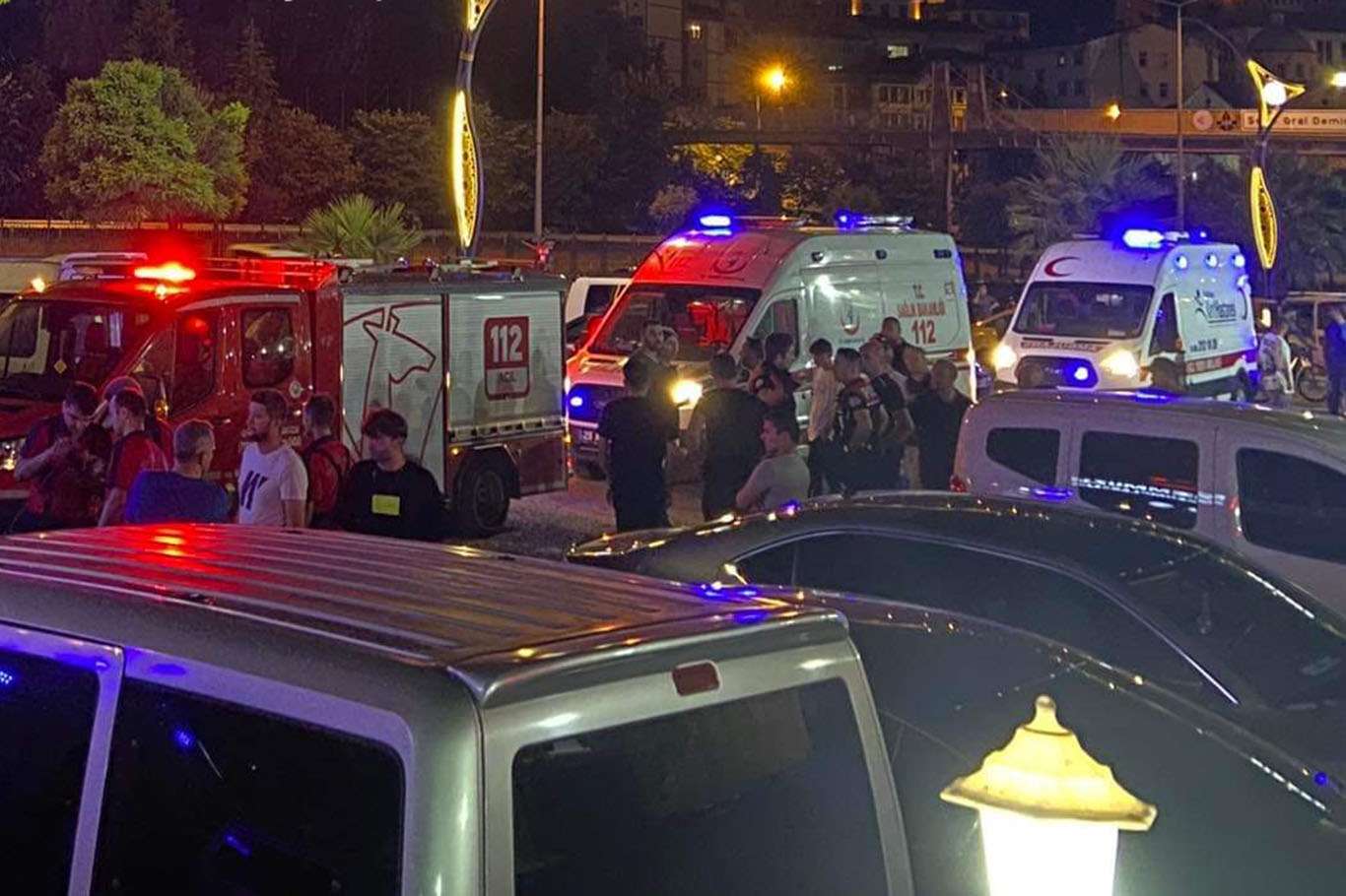 Lunaparktaki tren raydan çıktı: Bir polis hayatını kaybetti 3 yaralı