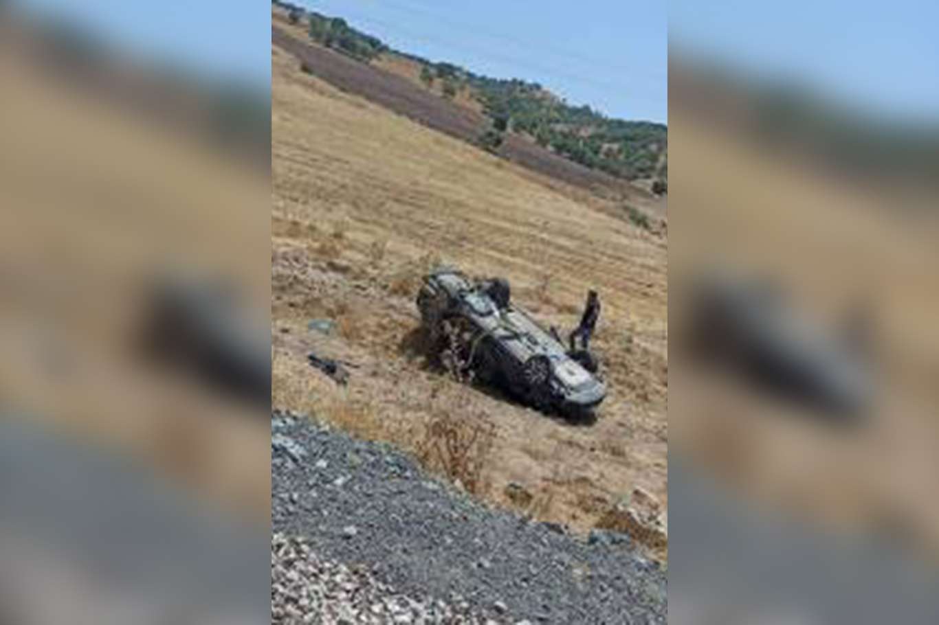 Diyarbakır'da aile hekiminin kullandığı araç şarampole yuvarlandı
